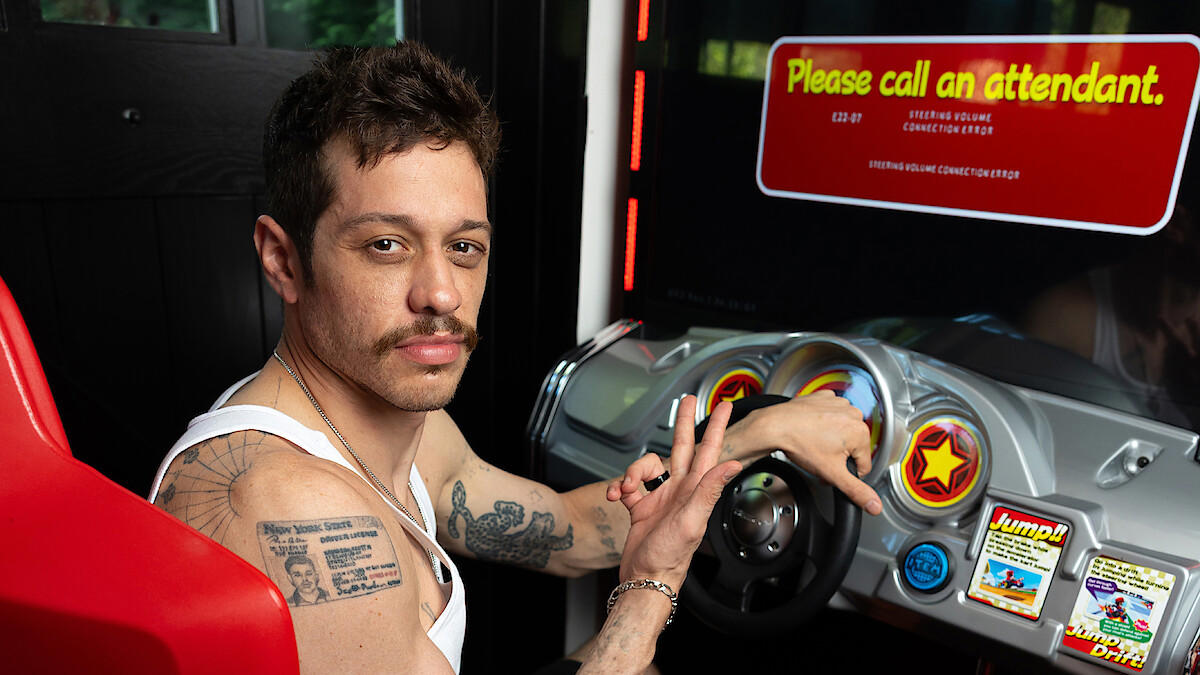 Netflix ra mắt podcast gốc đầu tiên với Pete Davidson và Michael Irvin